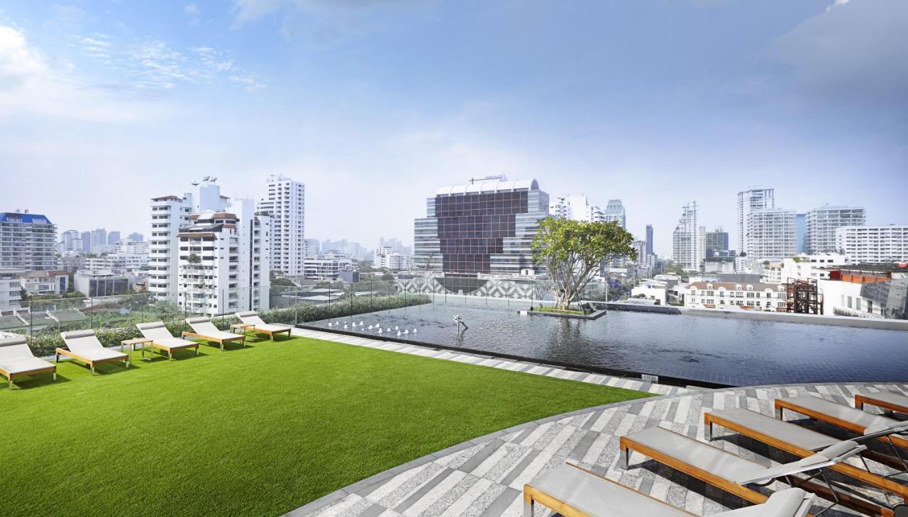 แกรนด์ เซ็นเตอร์พอยท์ สุขุมวิท 55 ทองหล่อ  Hotel กรุงเทพมหานคร ภายนอก รูปภาพ The rooftop pool at The River