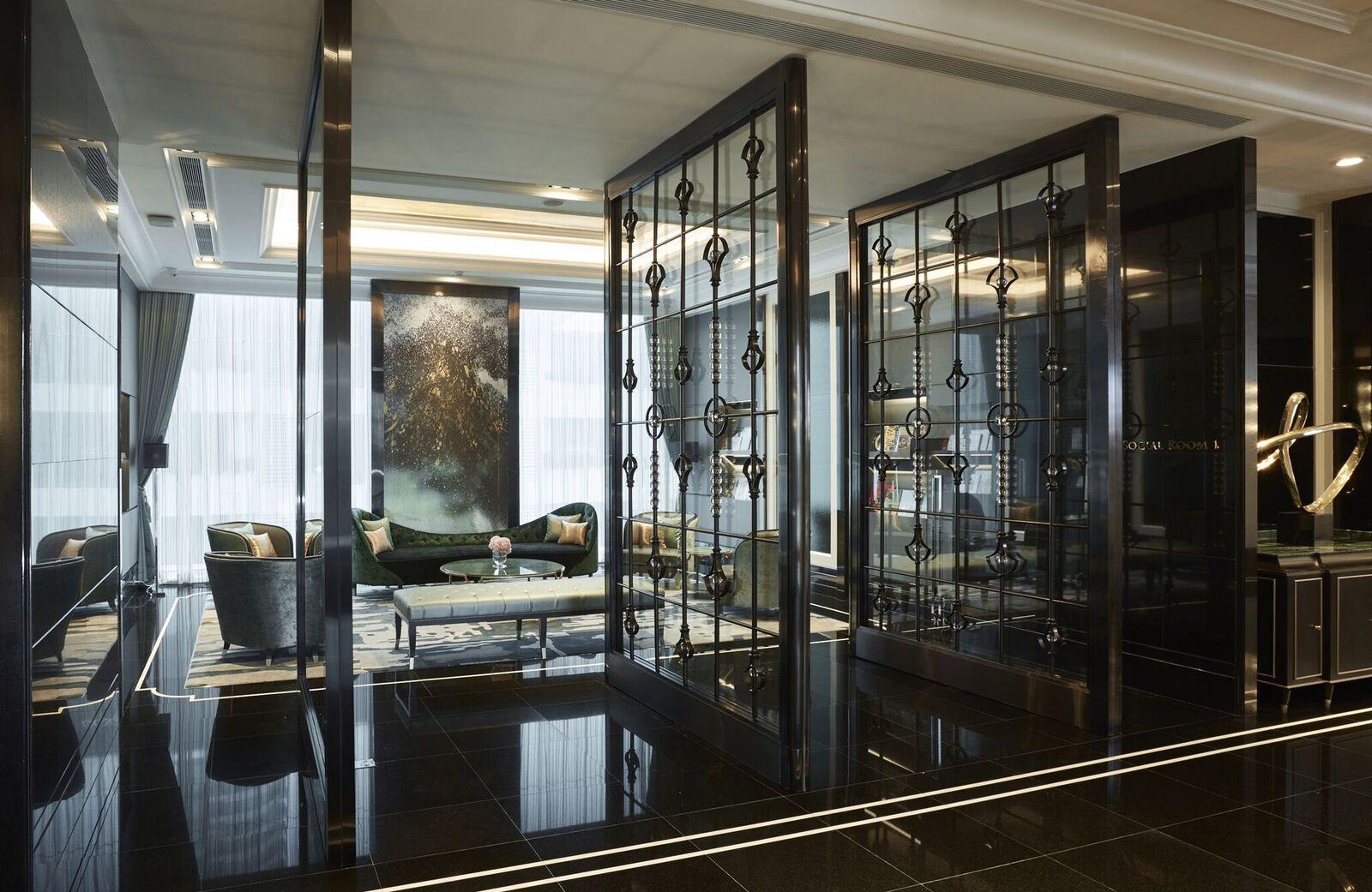 แกรนด์ เซ็นเตอร์พอยท์ สุขุมวิท 55 ทองหล่อ  Hotel กรุงเทพมหานคร ภายนอก รูปภาพ The interior of the club
