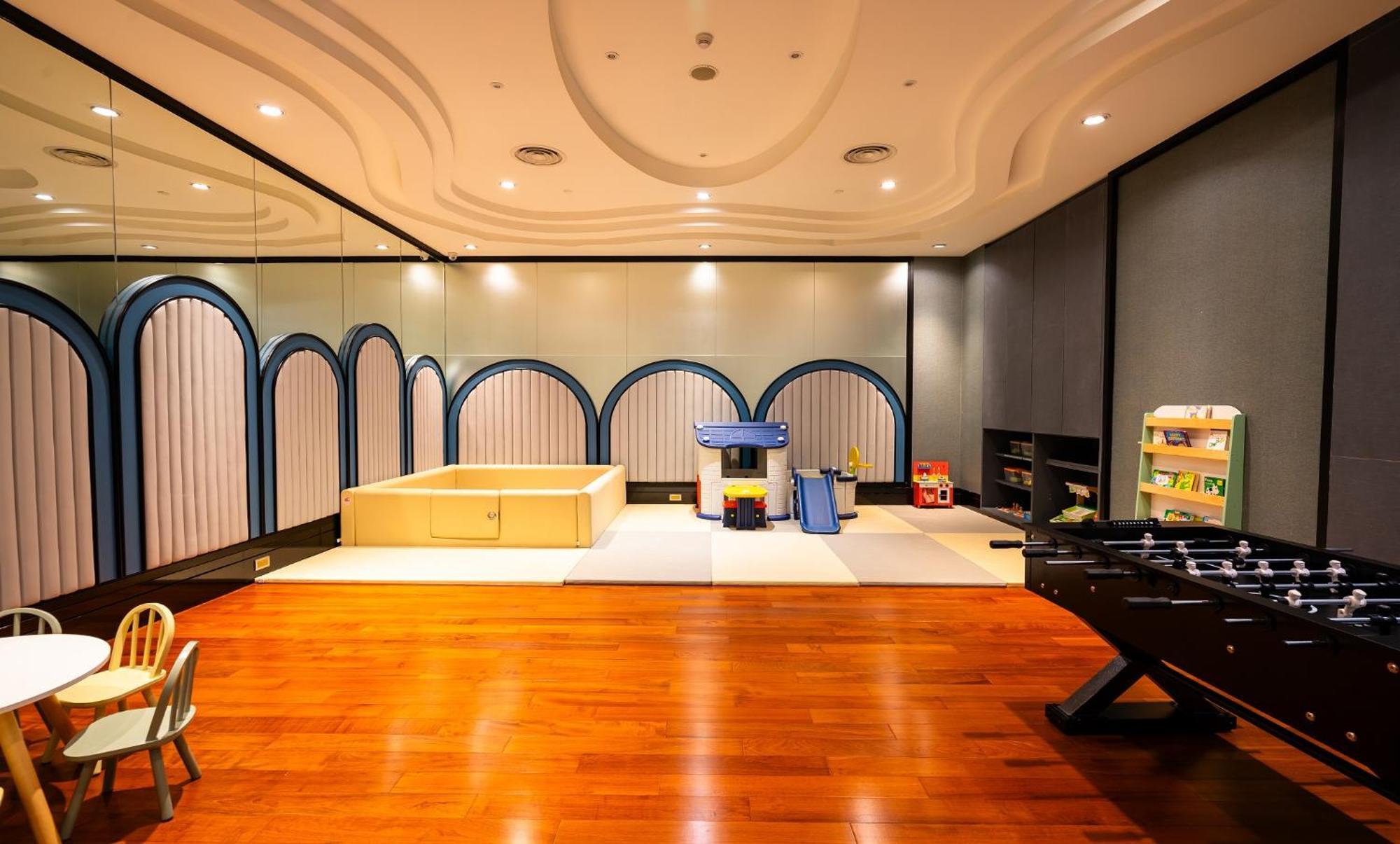 แกรนด์ เซ็นเตอร์พอยท์ สุขุมวิท 55 ทองหล่อ  Hotel กรุงเทพมหานคร ภายนอก รูปภาพ A sensory room in a school
