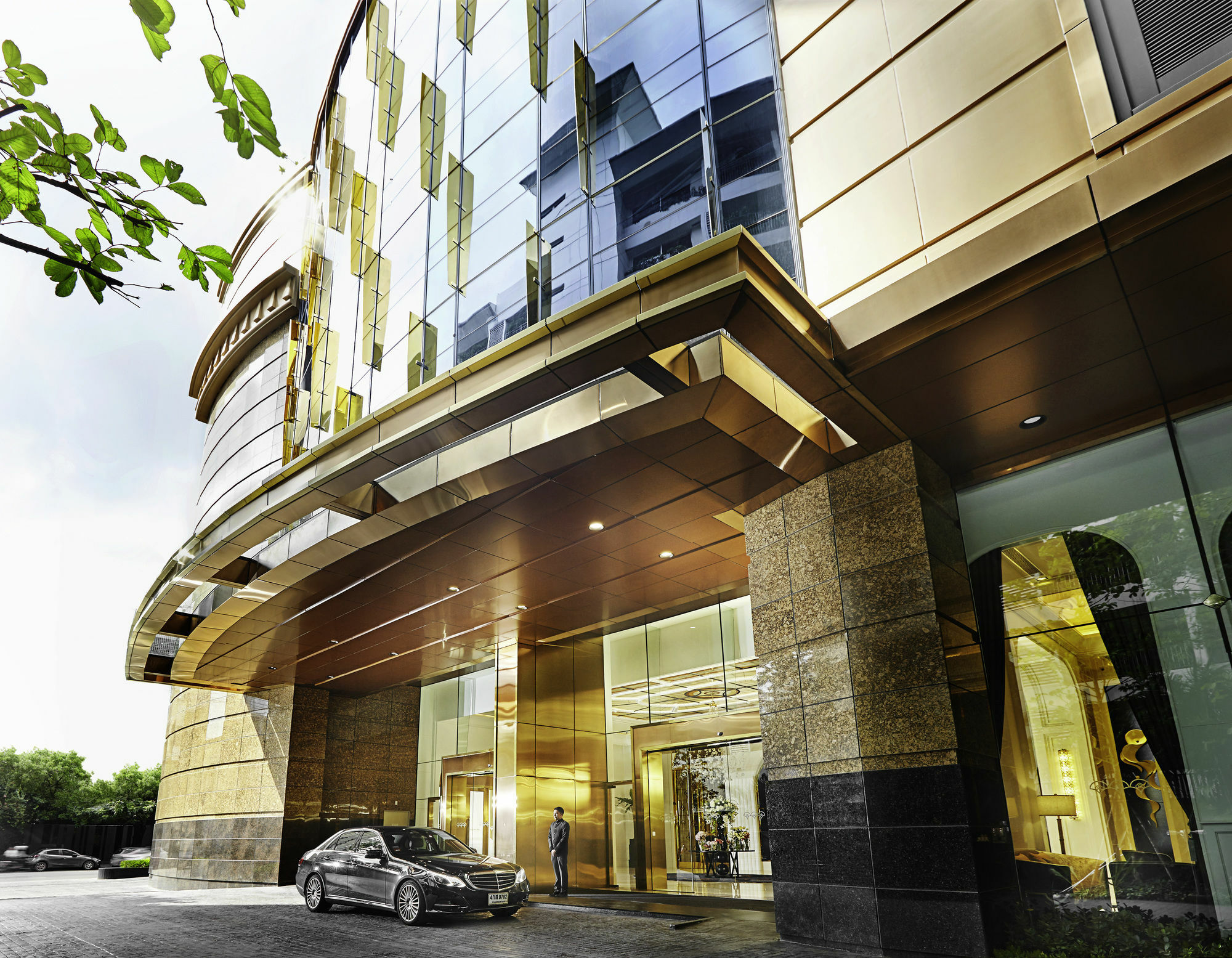 แกรนด์ เซ็นเตอร์พอยท์ สุขุมวิท 55 ทองหล่อ  Hotel กรุงเทพมหานคร ภายนอก รูปภาพ The entrance of the hotel